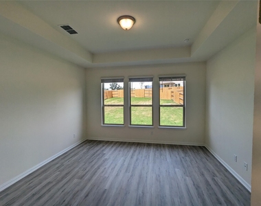 612 Silent Creek Cv - Photo Thumbnail 12