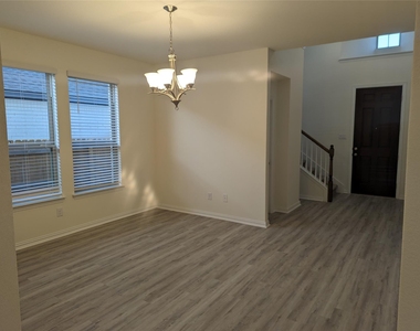 612 Silent Creek Cv - Photo Thumbnail 15