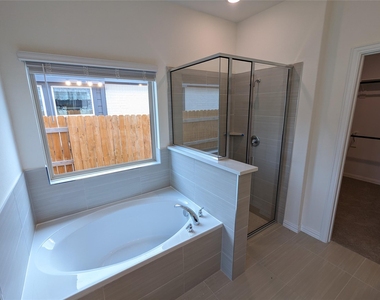 612 Silent Creek Cv - Photo Thumbnail 21