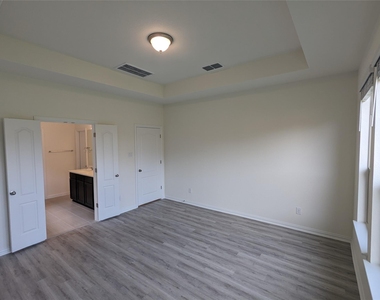 612 Silent Creek Cv - Photo Thumbnail 20