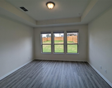 612 Silent Creek Cv - Photo Thumbnail 11