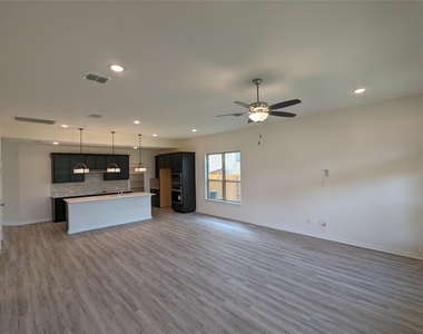 612 Silent Creek Cv - Photo Thumbnail 8