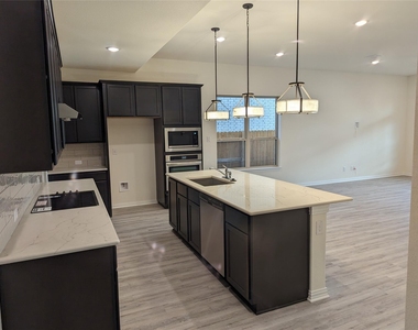 612 Silent Creek Cv - Photo Thumbnail 3
