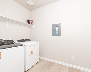 17108 Lomond Way - Photo Thumbnail 8