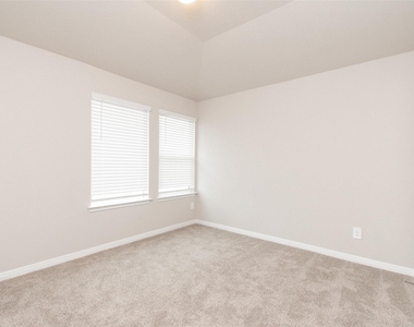 17108 Lomond Way - Photo Thumbnail 9