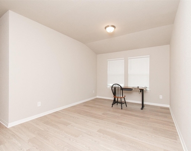 17108 Lomond Way - Photo Thumbnail 7