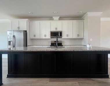 4006 Varick St - Photo Thumbnail 5