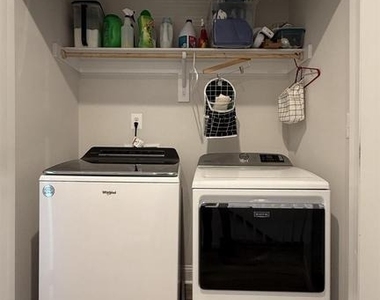 4006 Varick St - Photo Thumbnail 33