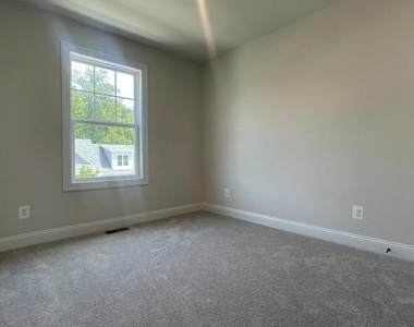4006 Varick St - Photo Thumbnail 24