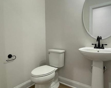 4006 Varick St - Photo Thumbnail 28