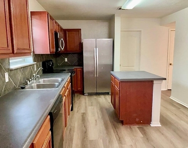 3502 Sandy Brook Dr - Photo Thumbnail 6