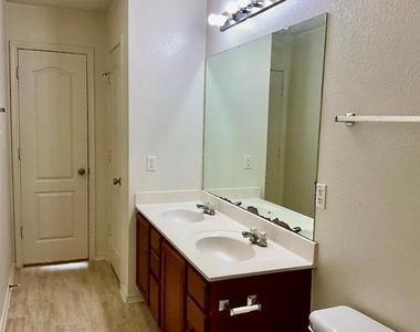3502 Sandy Brook Dr - Photo Thumbnail 13