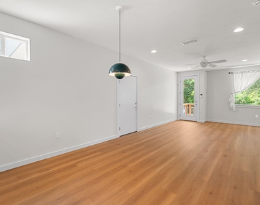 705 N Bluff Dr - Photo Thumbnail 7