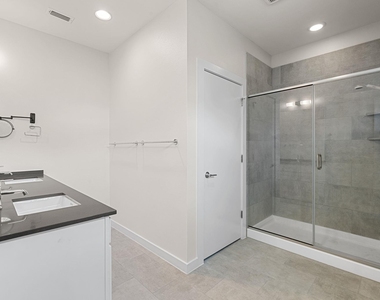 705 N Bluff Dr - Photo Thumbnail 21