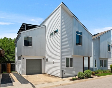 705 N Bluff Dr - Photo Thumbnail 1