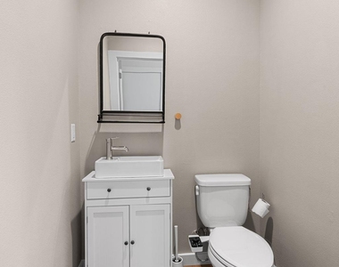 705 N Bluff Dr - Photo Thumbnail 12