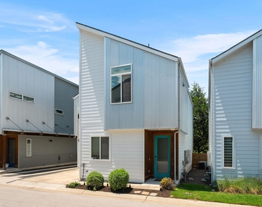 705 N Bluff Dr - Photo Thumbnail 2