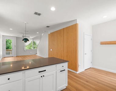 705 N Bluff Dr - Photo Thumbnail 5