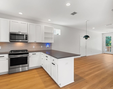 705 N Bluff Dr - Photo Thumbnail 3
