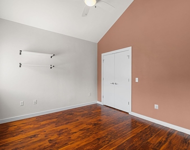 705 N Bluff Dr - Photo Thumbnail 17