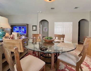 10717 Casitas Dr - Photo Thumbnail 8