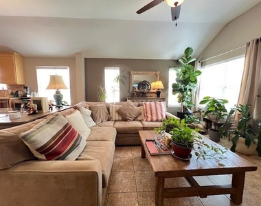 10717 Casitas Dr - Photo Thumbnail 9