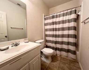 10717 Casitas Dr - Photo Thumbnail 14