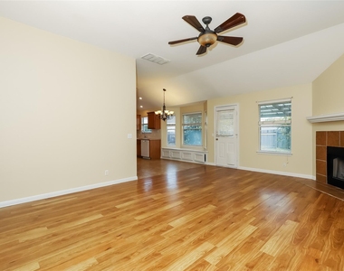 1561 Kenneys Way - Photo Thumbnail 4