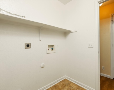 1561 Kenneys Way - Photo Thumbnail 25