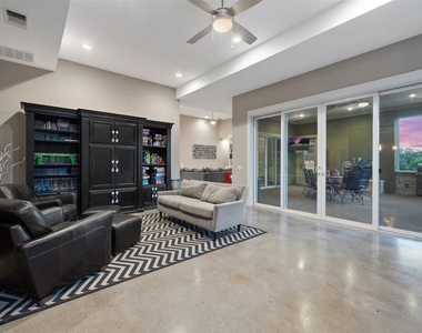 3801 Peak Lookout Dr - Photo Thumbnail 17