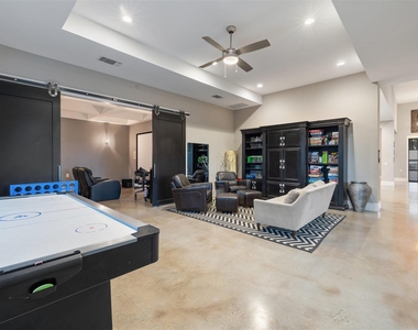 3801 Peak Lookout Dr - Photo Thumbnail 16