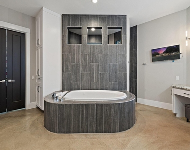 3801 Peak Lookout Dr - Photo Thumbnail 24