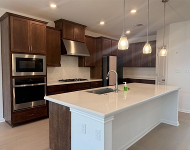 628 Leeward Pass - Photo Thumbnail 4