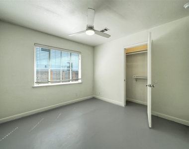 1803 Pearl St - Photo Thumbnail 22