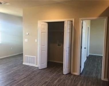 1310 Hausman Dr - Photo Thumbnail 7