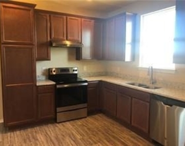 1310 Hausman Dr - Photo Thumbnail 5