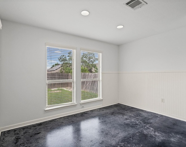15105 Verela Dr - Photo Thumbnail 6