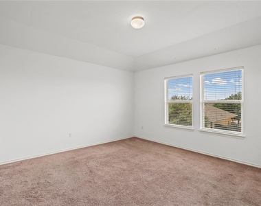 15105 Verela Dr - Photo Thumbnail 10