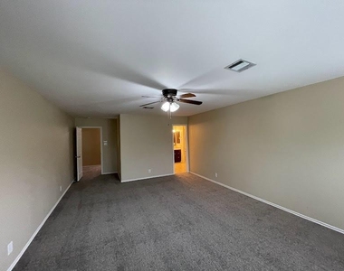 1825 Red Rock Dr - Photo Thumbnail 19