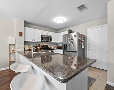 1414 Strickland Dr - Photo Thumbnail 10