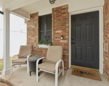 1414 Strickland Dr - Photo Thumbnail 2