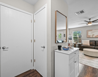 1414 Strickland Dr - Photo Thumbnail 3