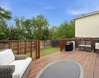 1414 Strickland Dr - Photo Thumbnail 22