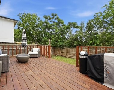 1414 Strickland Dr - Photo Thumbnail 21