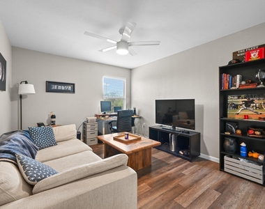 1414 Strickland Dr - Photo Thumbnail 17