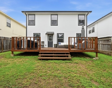1414 Strickland Dr - Photo Thumbnail 24