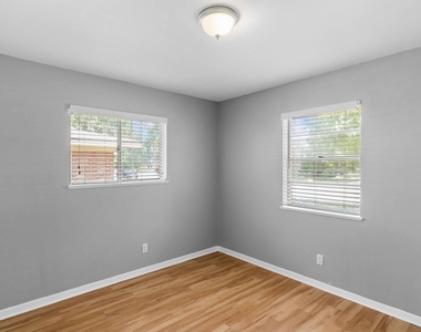 2205 Lanier Dr - Photo Thumbnail 5