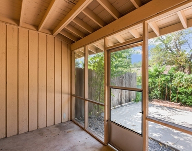 2205 Lanier Dr - Photo Thumbnail 12