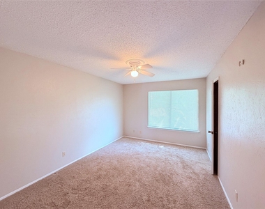 9611 Blue Creek Ln - Photo Thumbnail 18
