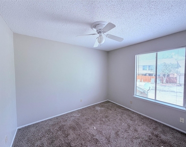 9611 Blue Creek Ln - Photo Thumbnail 26